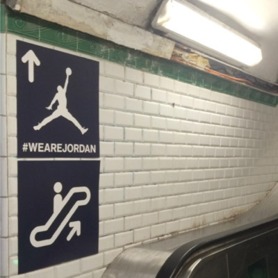 Stickering sauvage metro – 10STRICT stickering sauvage metro